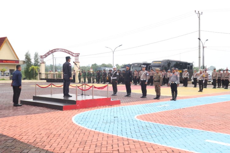 PJ.Bupati Morowali Ir. A Rachmansyah Ismail,M.Agr,MP, Pimpin Apel Gelar Pasukan Oprasi Lilin Tinombala 2023 Di Polres Morowali