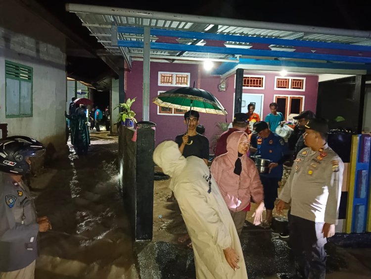 Polres Morowali dan BPBD Morowali Pantau Langsung dan Bantu Korban Banjir