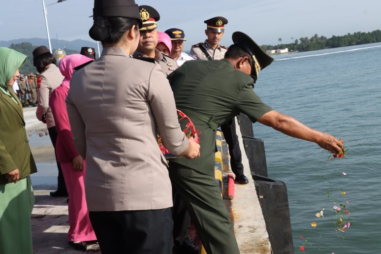 Mengenang Jasa Para Pahlawan Polres Morowali laksanakan Upacara Tabur Bunga Jelang HUT Bhayangkara Ke-78 
