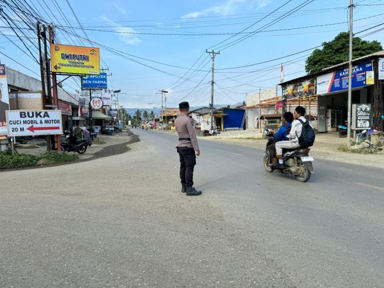 Polsek Bahodopi Lancarkan Arus Lalu Lintas dan Tingkatkan Keselamatan Pengguna Jalan di Bahodopi