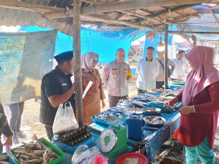 Polres Morowali Gelar Sidak Pasar, Pantau Harga Bahan Pokok di Kabupaten Morowali
