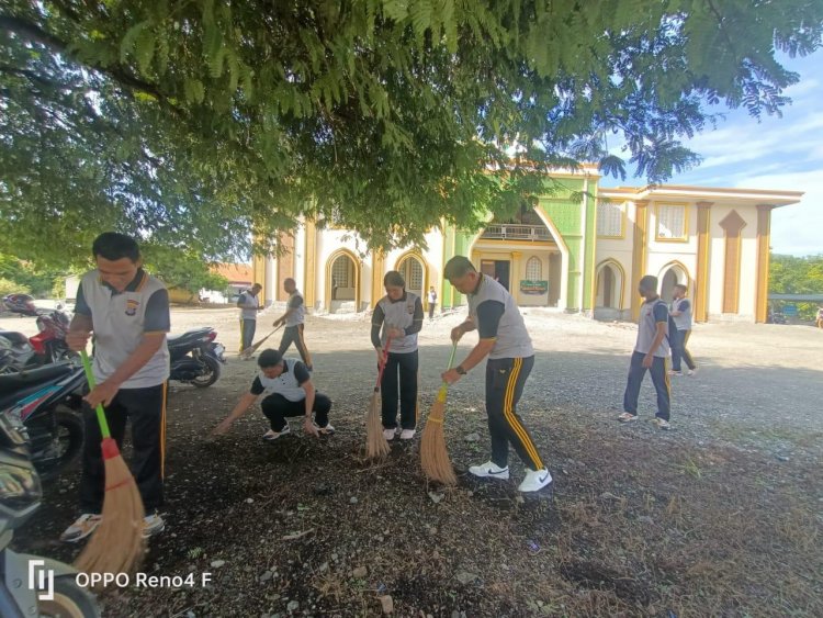 Polres Morowali dan Polsek Jajaran Gelar Kerja Bakti di Masjid Setiap Jumat Selama Ramadhan 1446 H