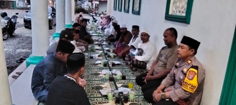 Kapolsek Bungku Barat Polres Morowali Gelar Buka Puasa Bersama untuk Pererat Silaturahmi dengan Masyarakat Desa Larobenu
