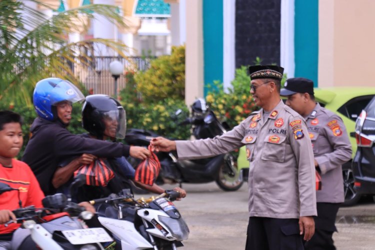 Polres Morowali Berbagi Takjil, Wujud Kepedulian Polri kepada Masyarakat