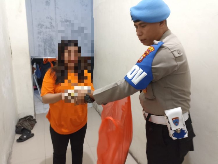 Propam Polres Morowali Gelar Bakti Sosial, Bagikan Takjil untuk Tahanan