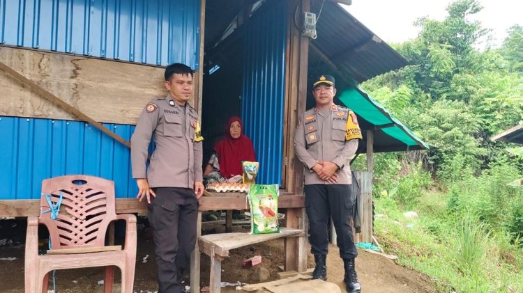 Polsek Bungku Barat Salurkan Bantuan Paket Sembako ke 21 Warga Trans Kabera Desa Bahoea Reko-reko