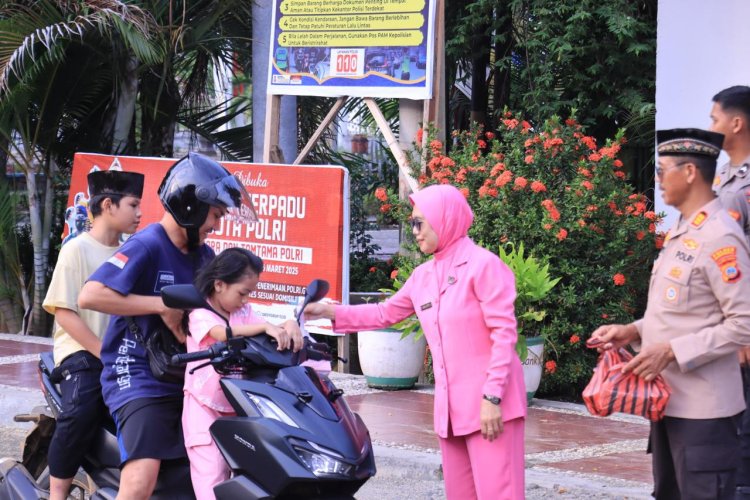 Polres Morowali Berbagi Takjil, Warga Antusias Sambut Kepedulian Polisi