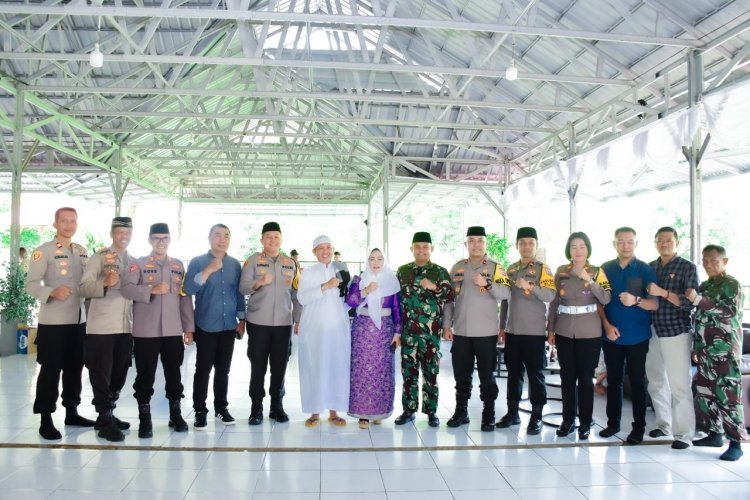 Kapolres Morowali Silaturahmi Idul Fitri 1446 H di Kediaman Bupati