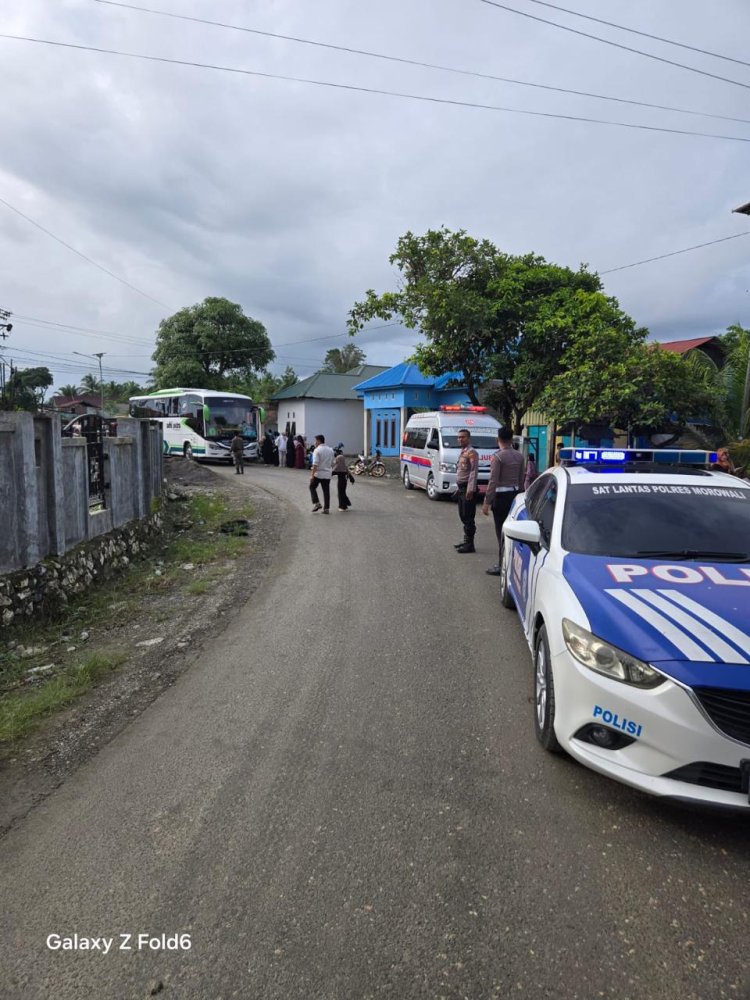 Polres Morowali Kawal Rombongan Jamaah Haji Menuju Bandara Maleo