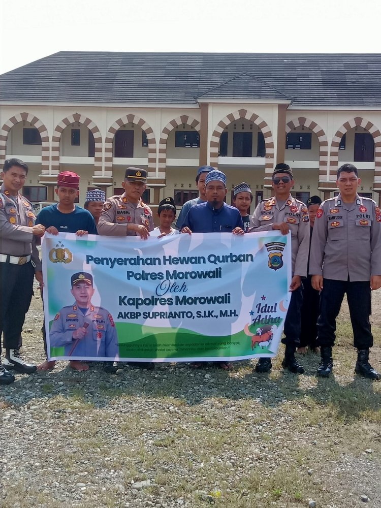 Menyambut Hari Raya Idul Adha 1446 H, Polres Morowali Serahkan Hewan Kurban ke Pondok Pesantren Al Fatah
