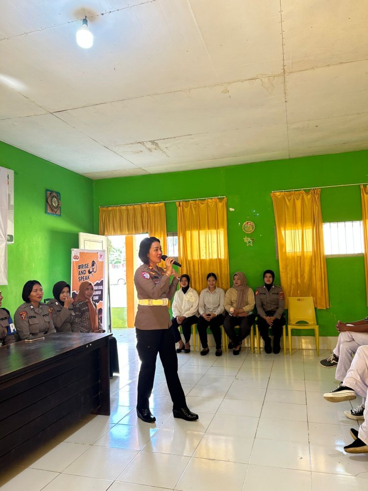 Polwan Polres Morowali Gelar Sosialisasi Rise and Speak Tentang PPA dan TPPO di MAN Morowali