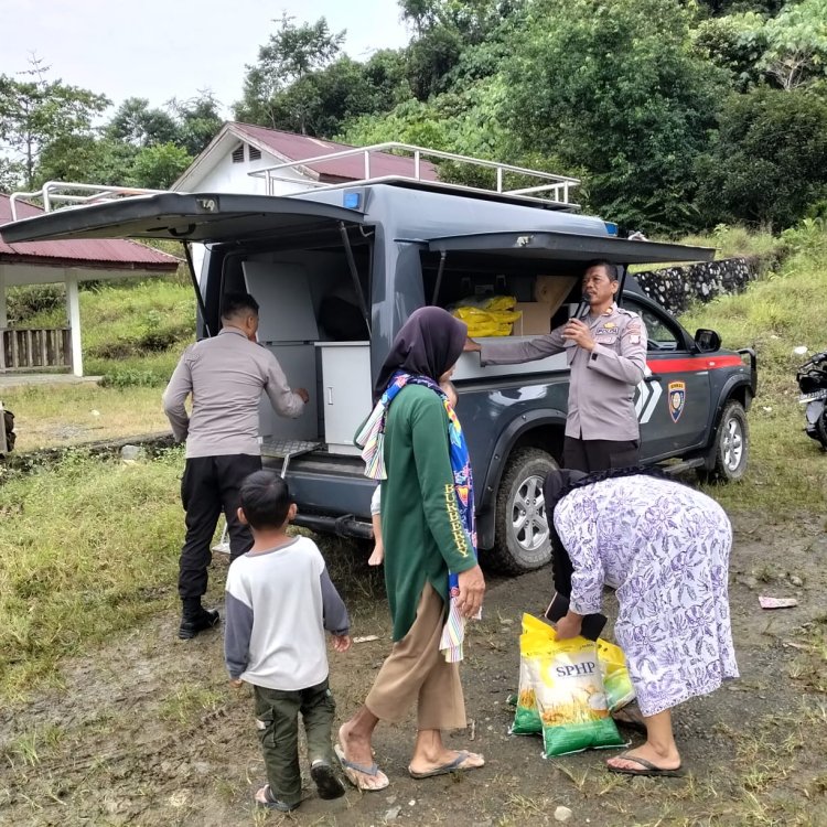 Sat Binmas Polres Morowali Distribusikan Beras SPHP Lewat Gerakan Pangan Murah